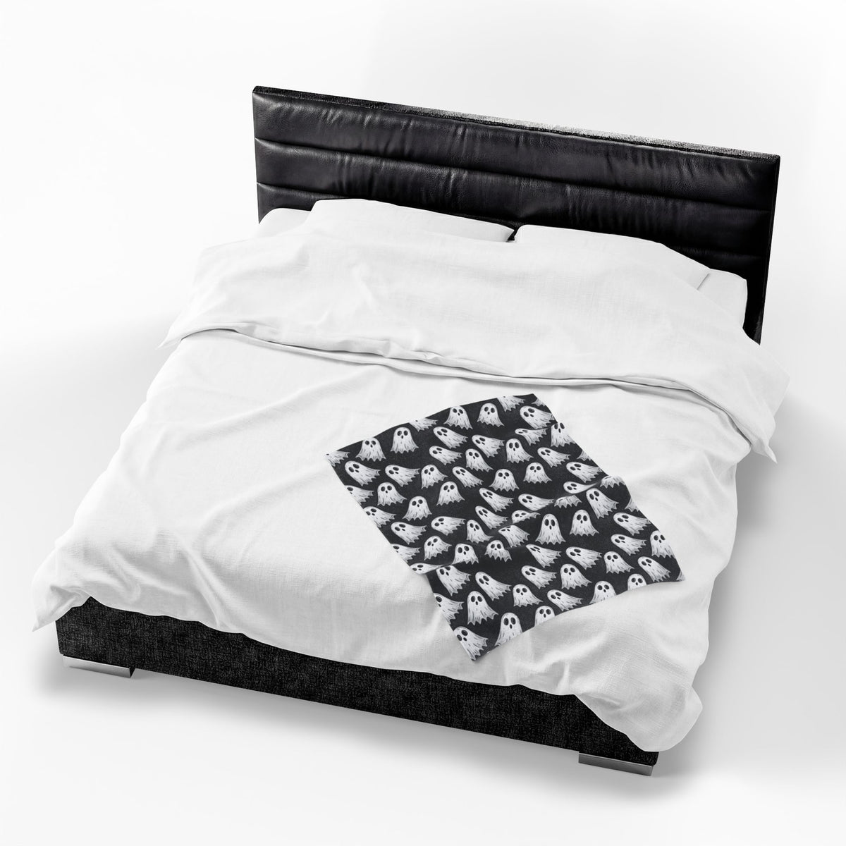 Ghost Pattern Velveteen Plush Blanket — Soft Halloween Throw for Cozy Nights