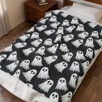 Ghost Pattern Velveteen Plush Blanket — Soft Halloween Throw for Cozy Nights