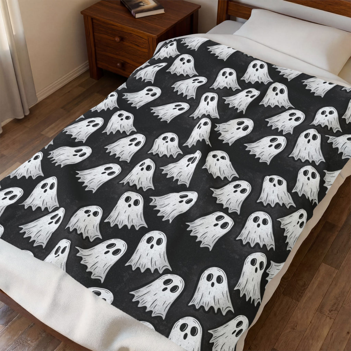Ghost Pattern Velveteen Plush Blanket — Soft Halloween Throw for Cozy Nights