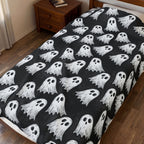 Ghost Pattern Velveteen Plush Blanket — Soft Halloween Throw for Cozy Nights