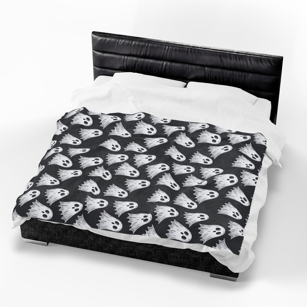 Ghost Pattern Velveteen Plush Blanket — Soft Halloween Throw for Cozy Nights