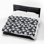 Ghost Pattern Velveteen Plush Blanket — Soft Halloween Throw for Cozy Nights